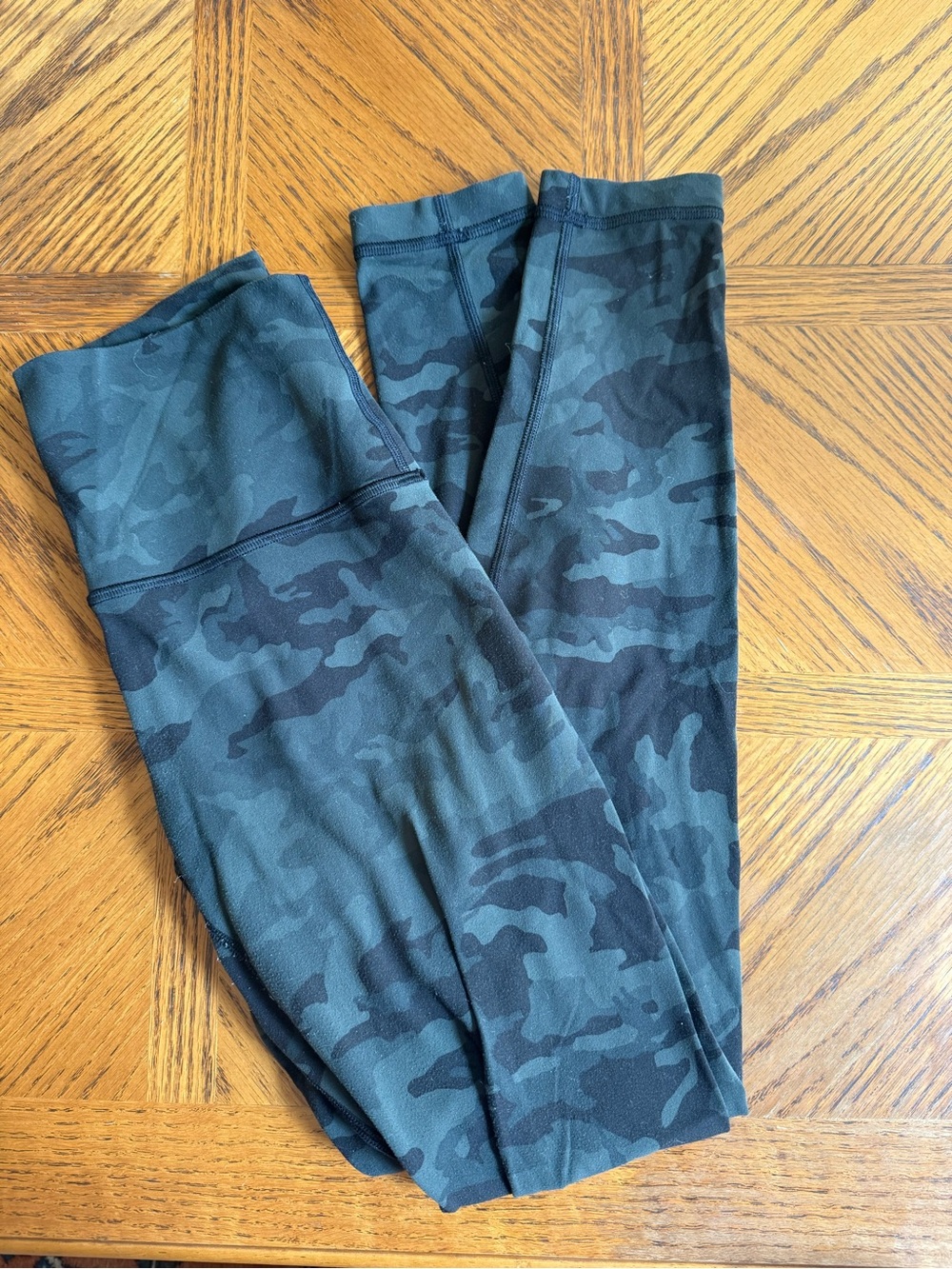 Lululemon leggings - Dark Green Camo